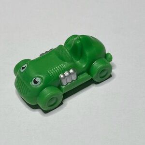 Hasbro Monopoly Junior Board Game Replacement Part Token-Green Race Car 5T
